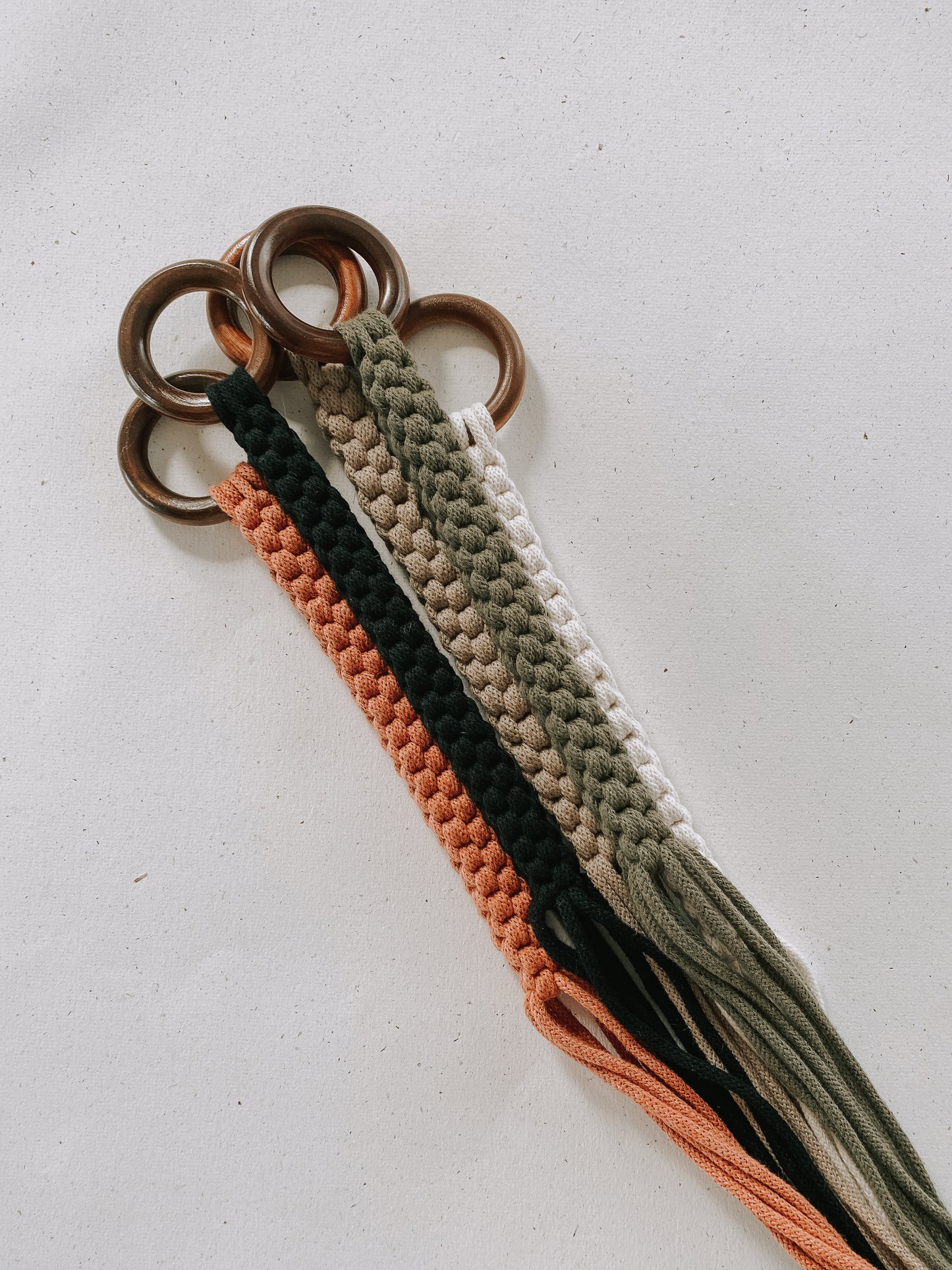 SOFIA, jardinière suspendue en macramé