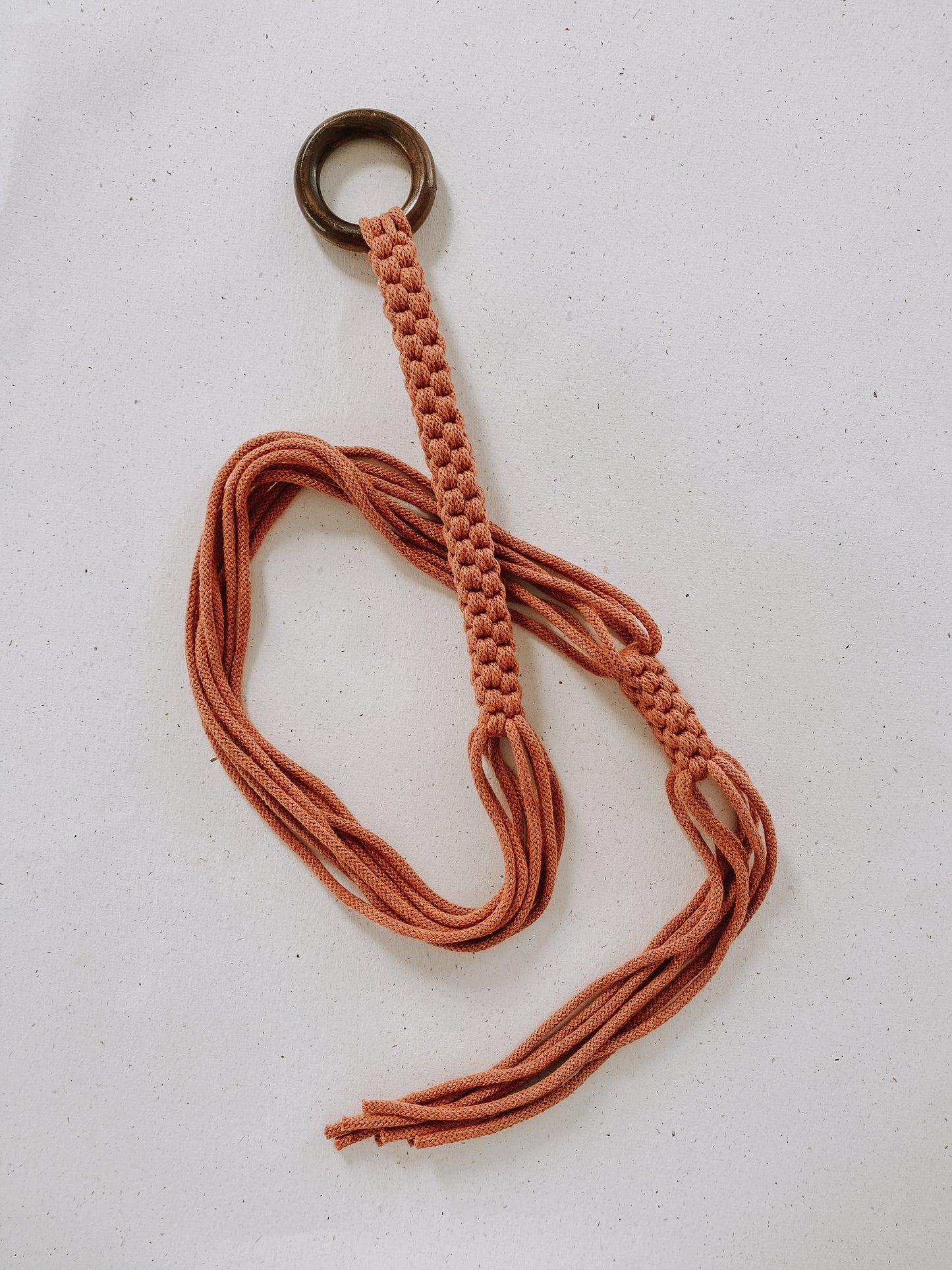 SOFIA, jardinière suspendue en macramé