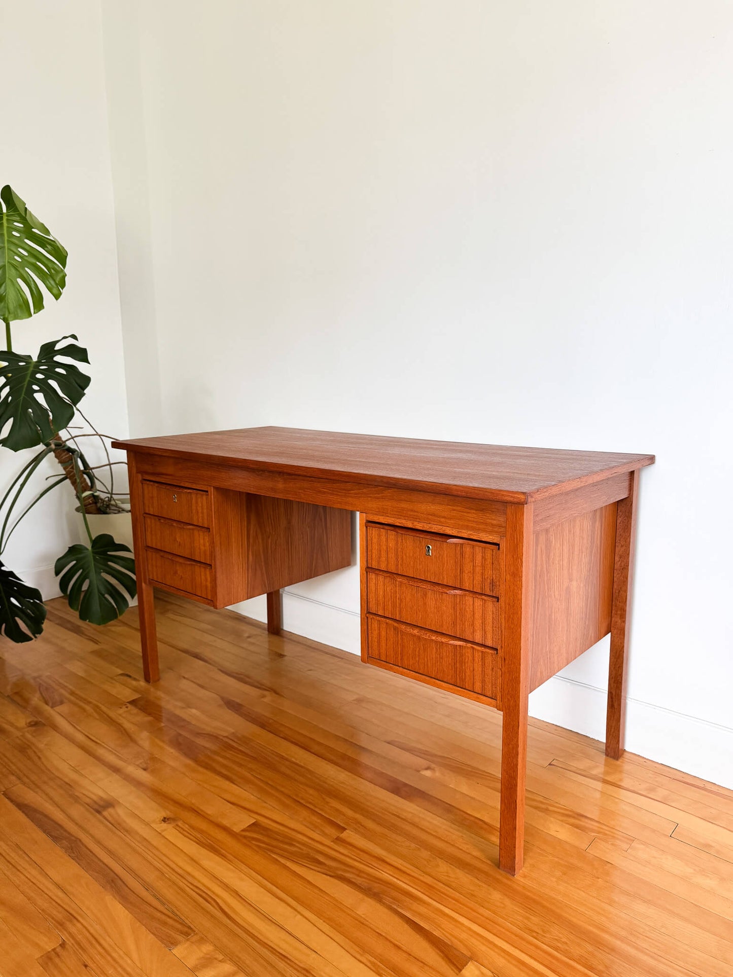 Bureau vintage en teck 6 tiroirs, Ejsing Mobelfabrik, Danemark 1960s