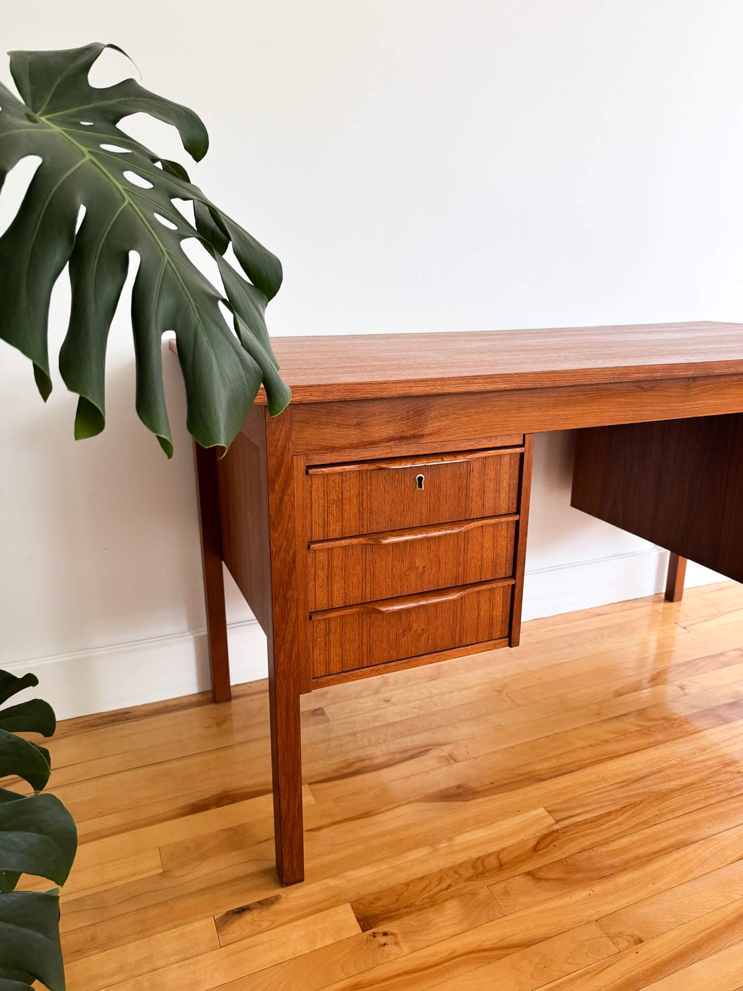 Bureau vintage en teck 6 tiroirs, Ejsing Mobelfabrik, Danemark 1960s