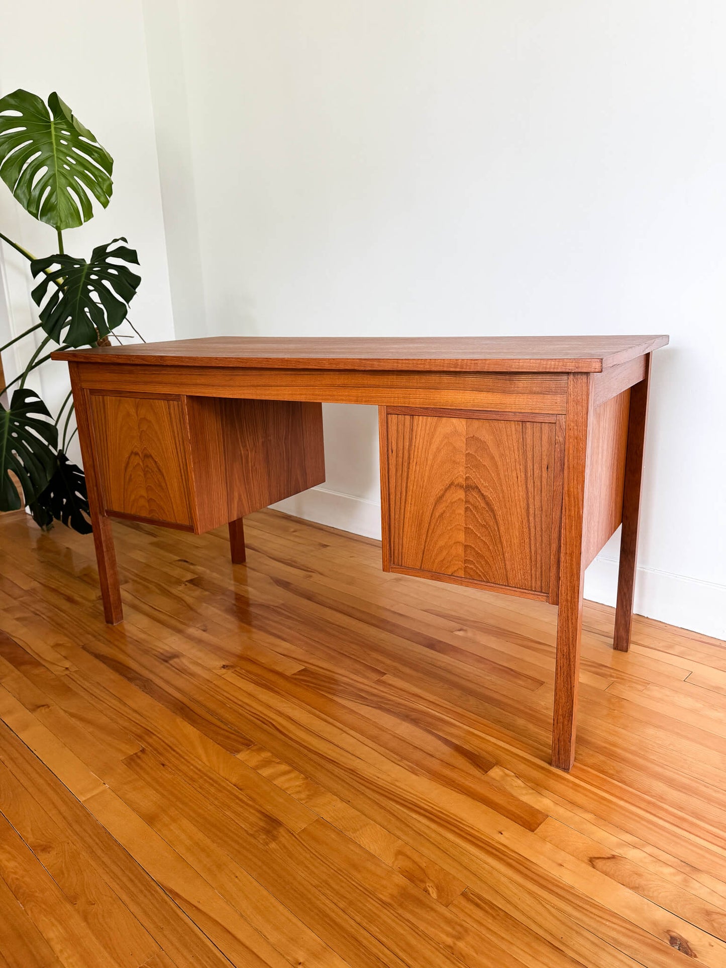 Bureau vintage en teck 6 tiroirs, Ejsing Mobelfabrik, Danemark 1960s