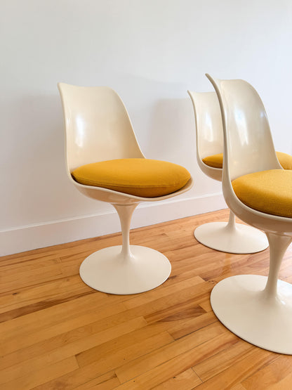 Ensemble de salle à manger vintage Tulipe de 4 chaises et une table, 60s