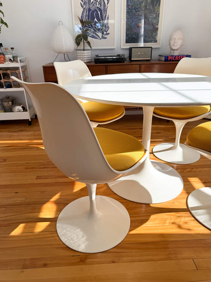 Ensemble de salle à manger vintage Tulipe de 4 chaises et une table, 60s