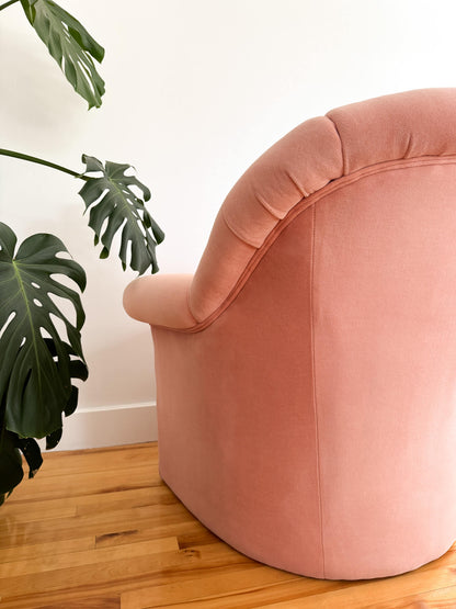 Fauteuil vintage en velours rose, d'après  la Haus Koller armchair