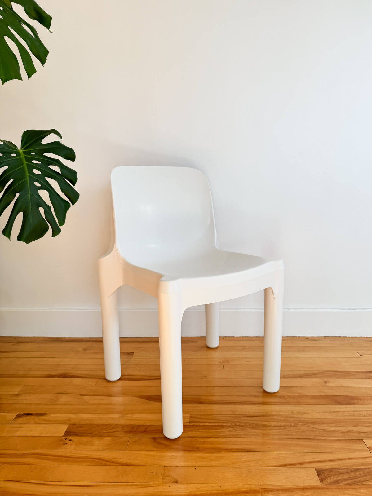Chaise vintage en plastique par Giovanni Maur pour Treco, 1960s