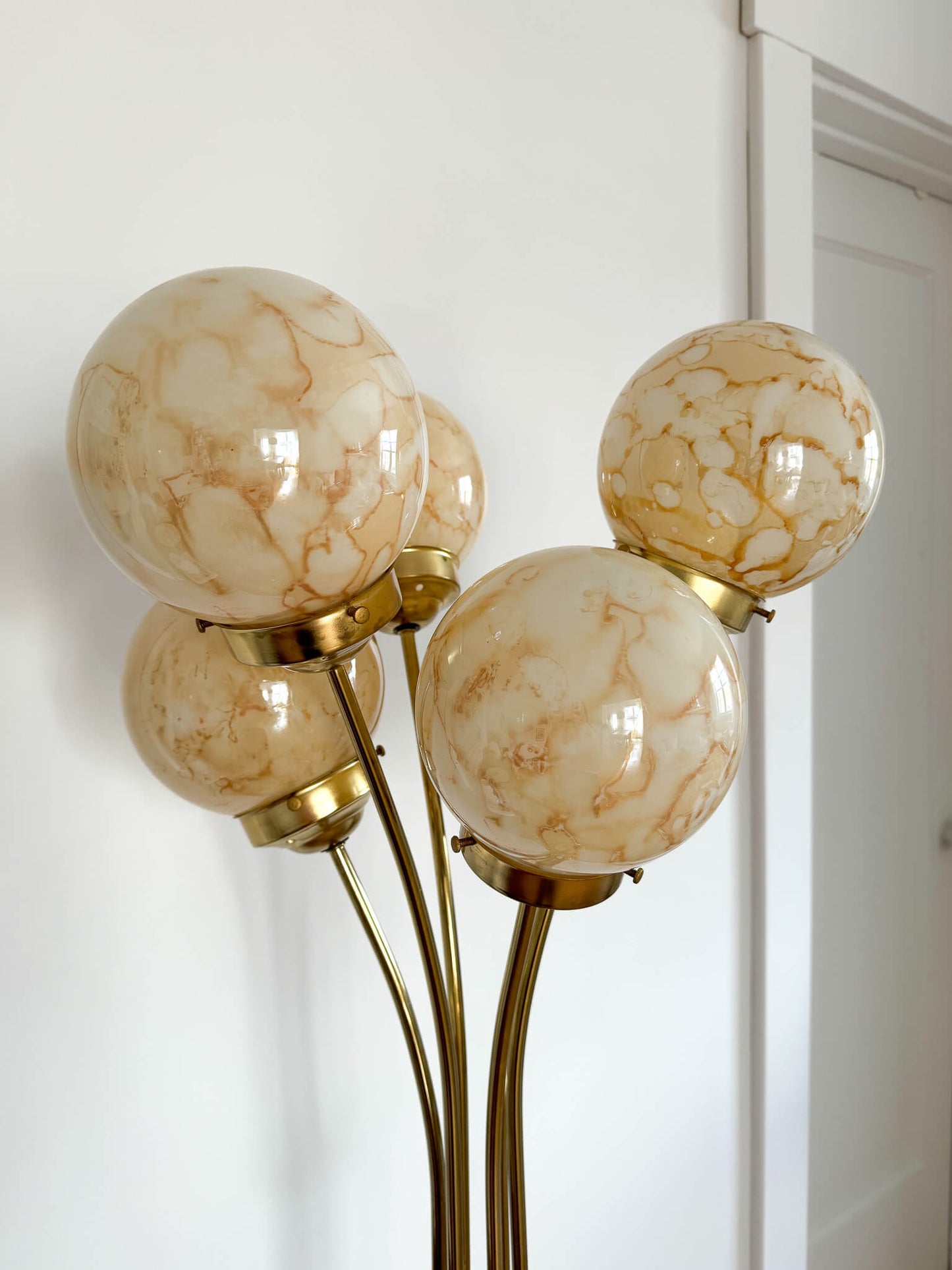 Lampe sur pied vintage Mid-Century en laiton