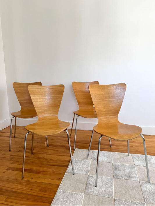 Chaises vintage scandinaves style Series 7 d'Arne Jacobsen