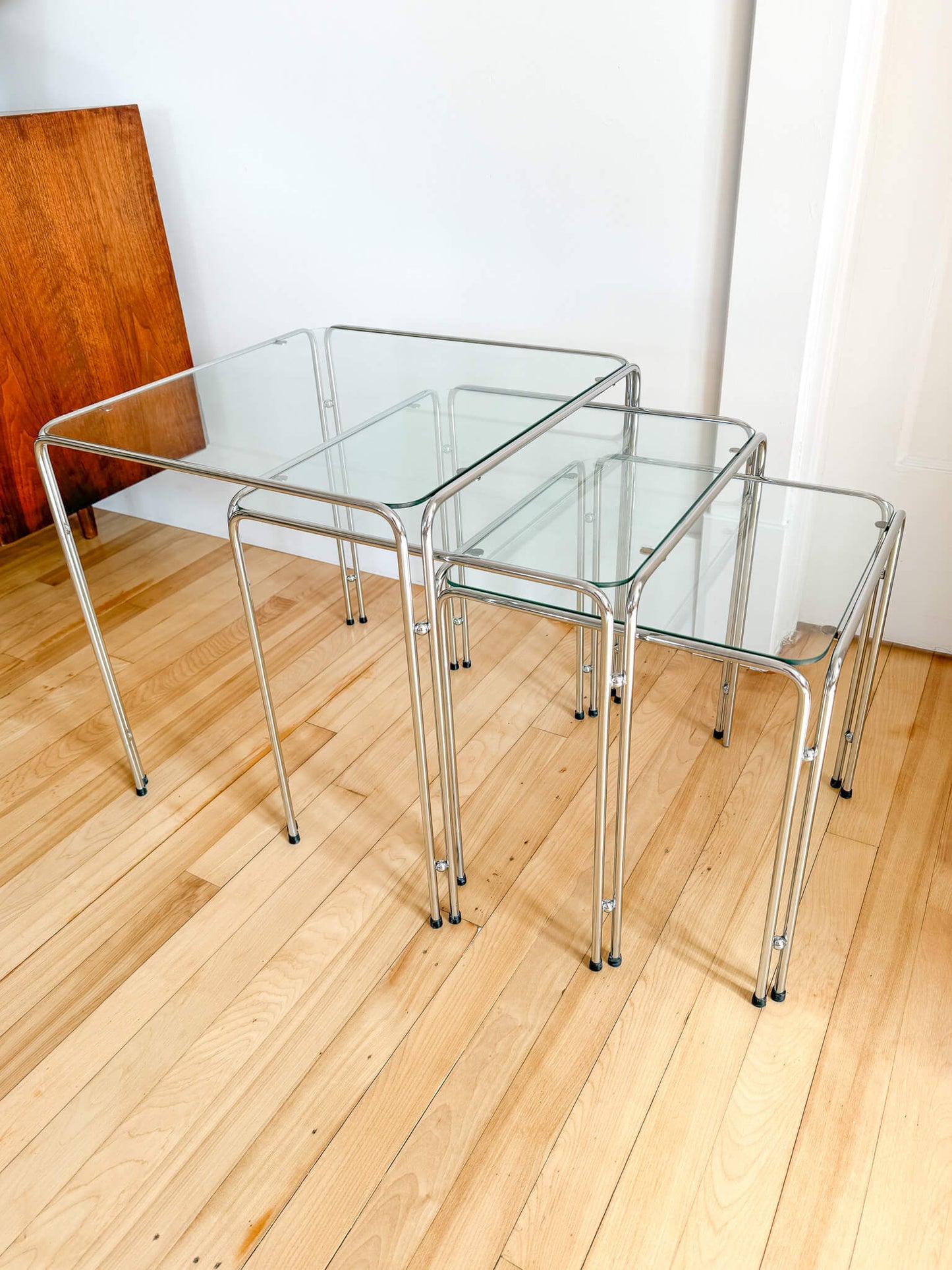 Tables gigognes vintage en chrome et verre