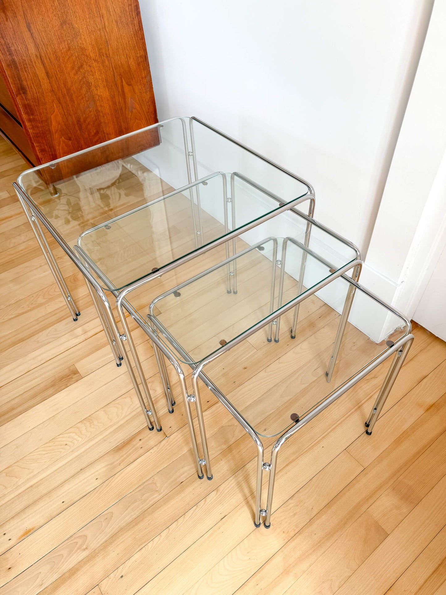 Tables gigognes vintage en chrome et verre