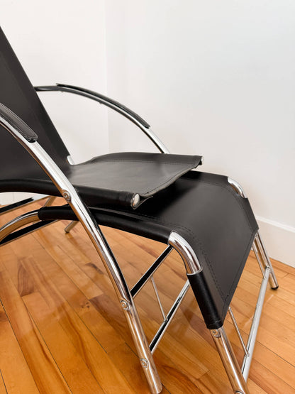 Fauteuil vintage en cuir noir et tubulure chromée Mid-Century