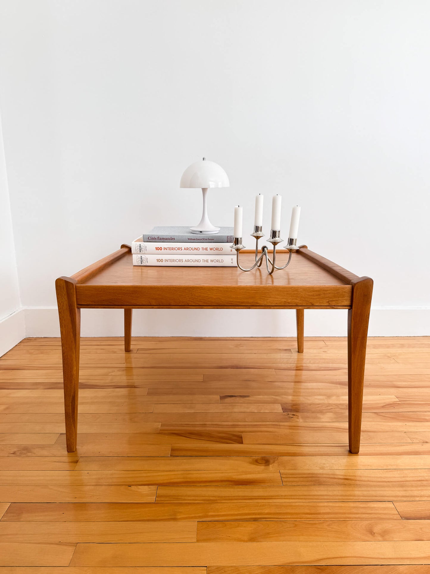 Table à café vintage en bois Mid-Century