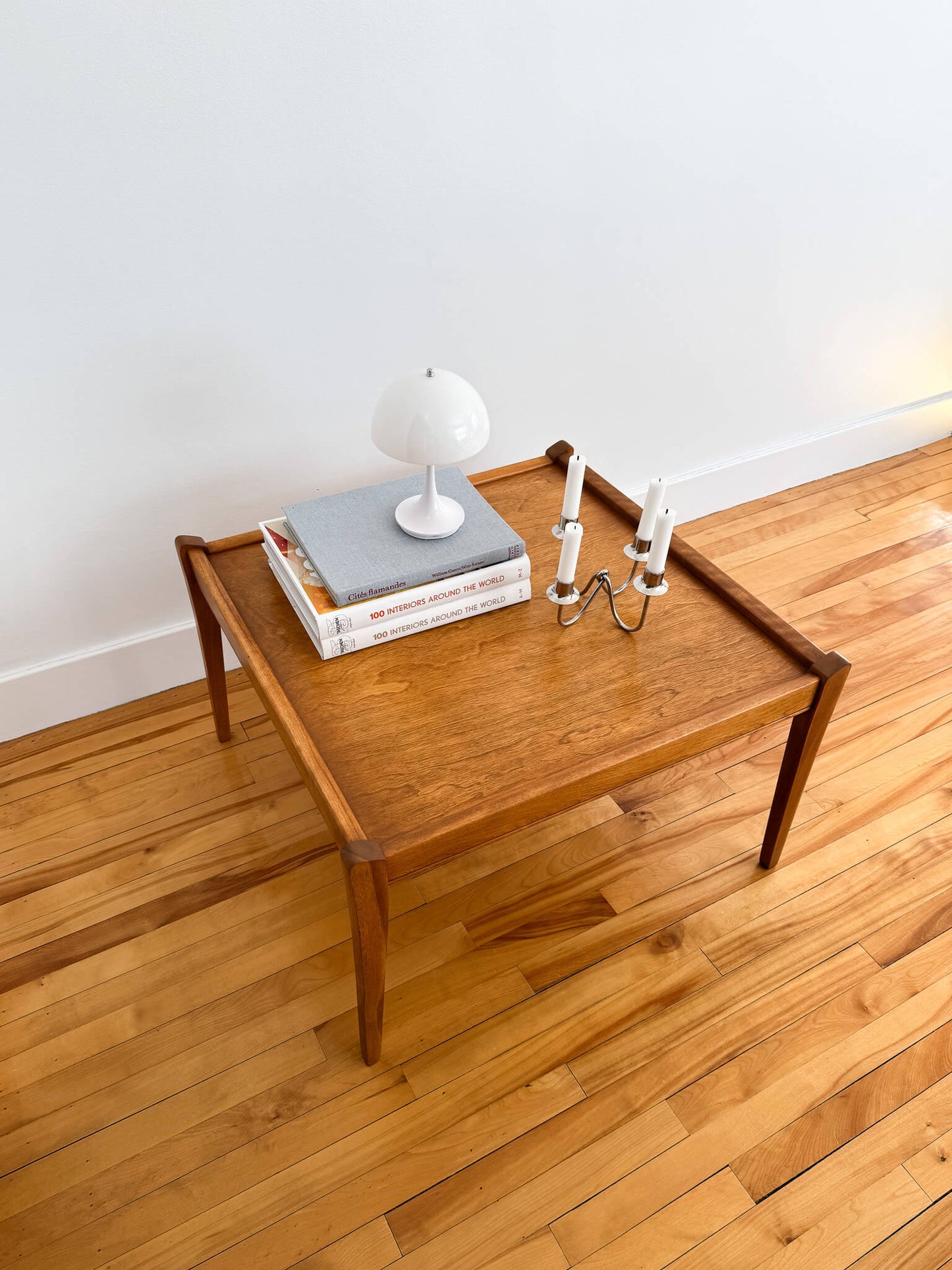 Table à café vintage en bois Mid-Century