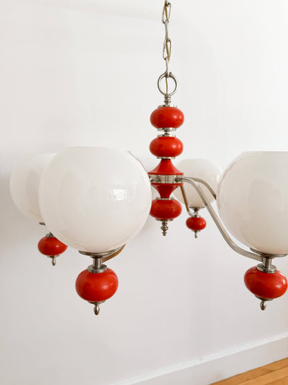 Lustre vintage chromé & orange avec globes sphériques en verre blanc